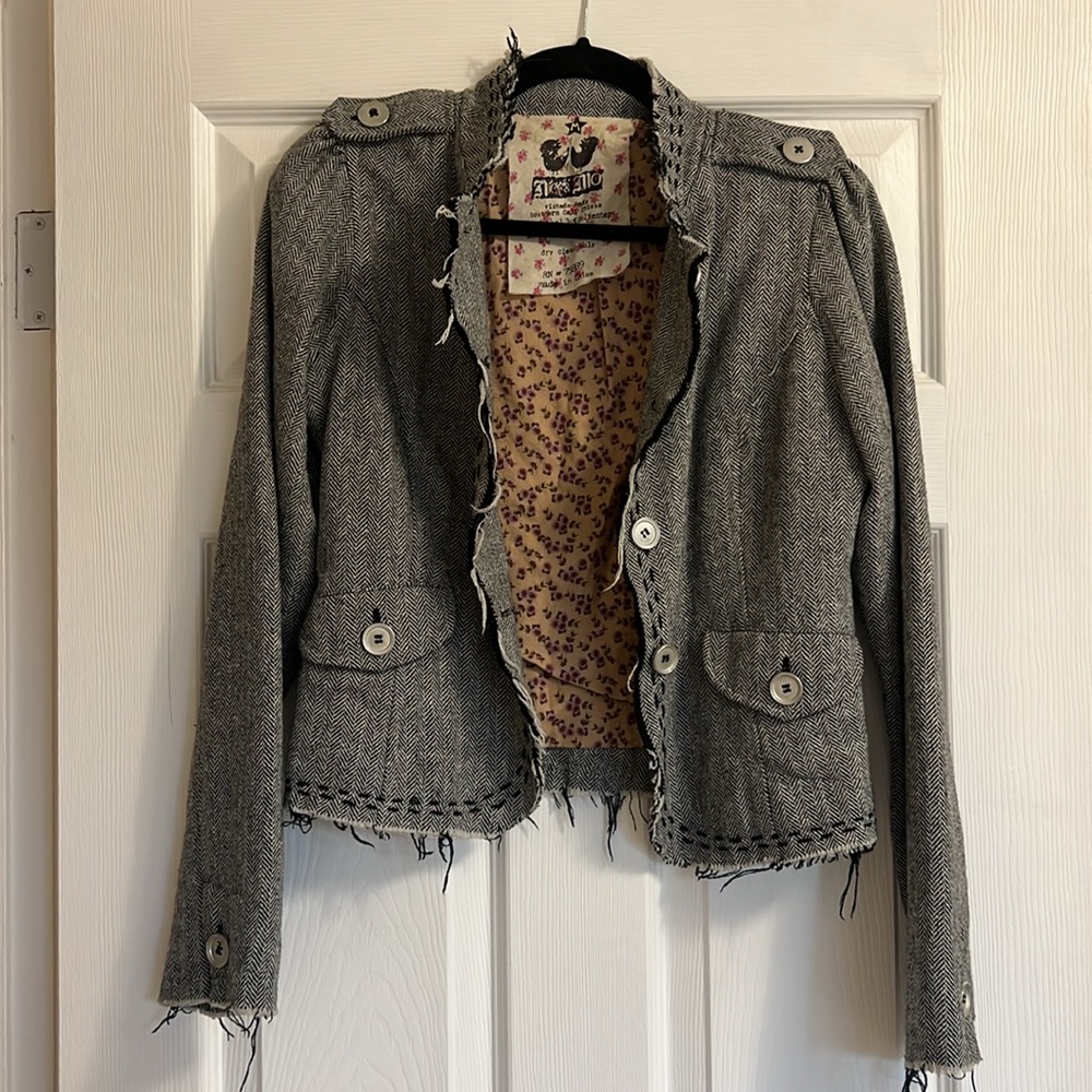 Nick & Mo Herringbone Frayed Hems Tweed Blazer